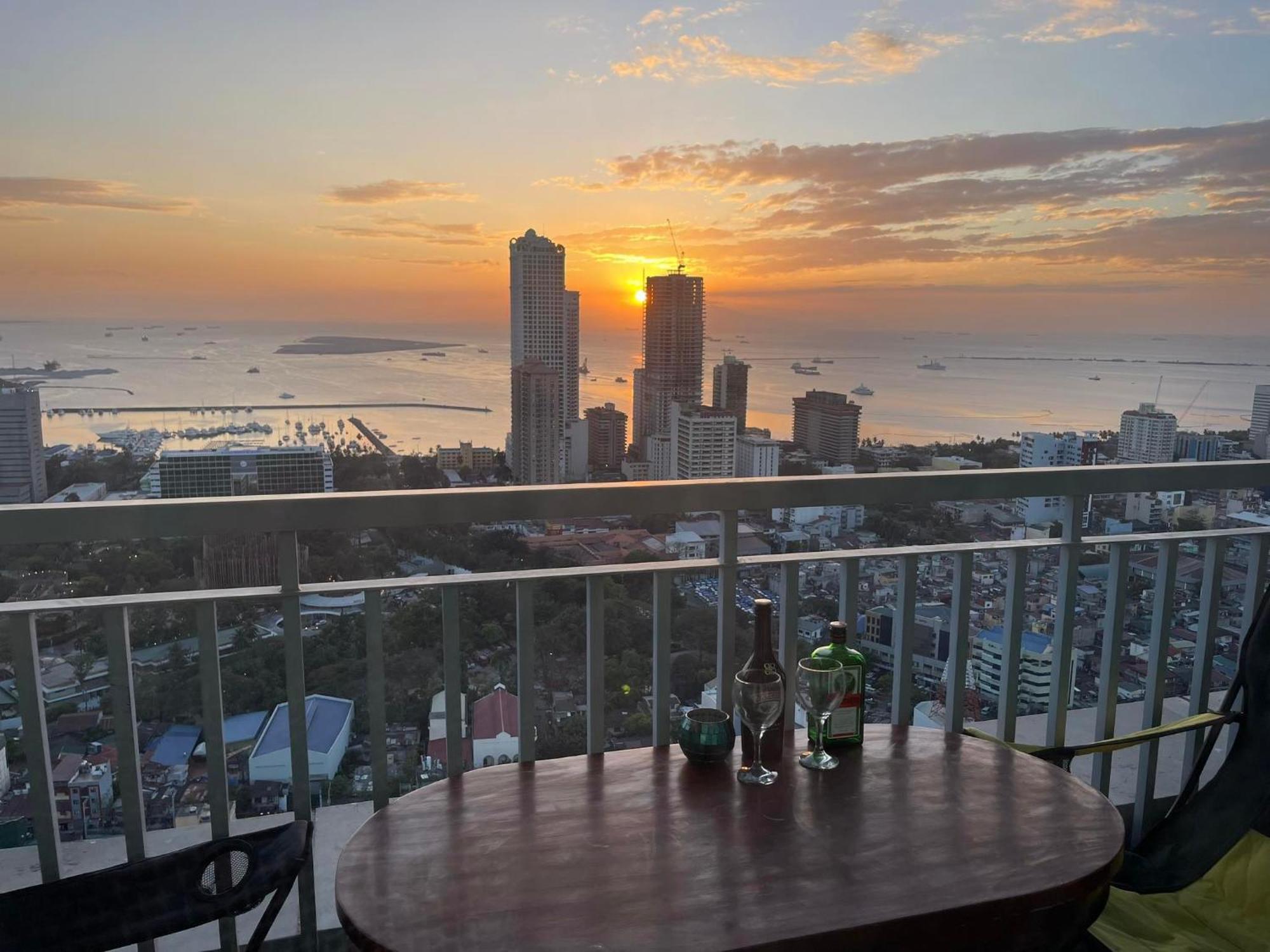 Green Residences Staycation By Pbyy Manila Exterior foto